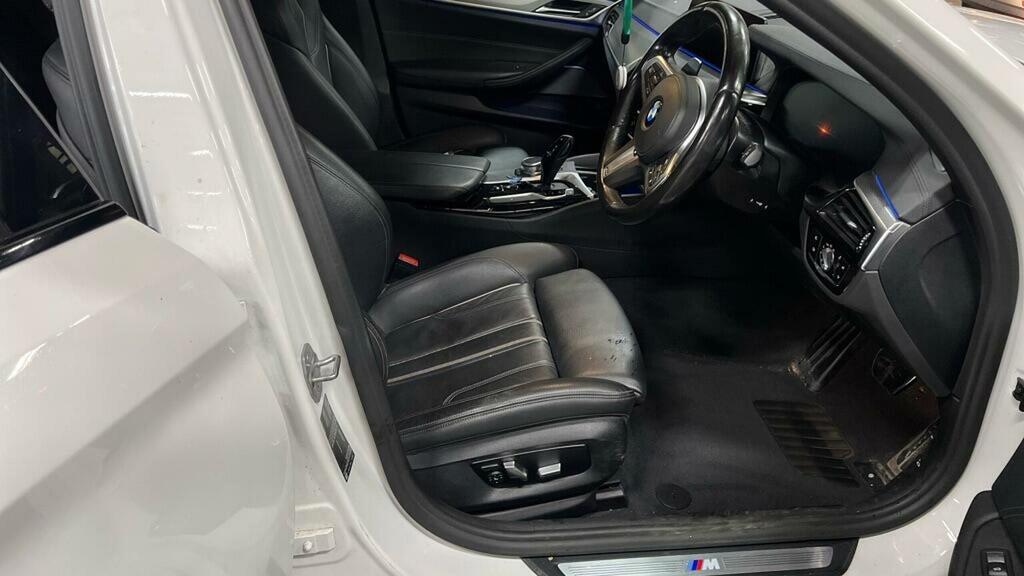 BMW 5 Series 520D M Sport Blue #9