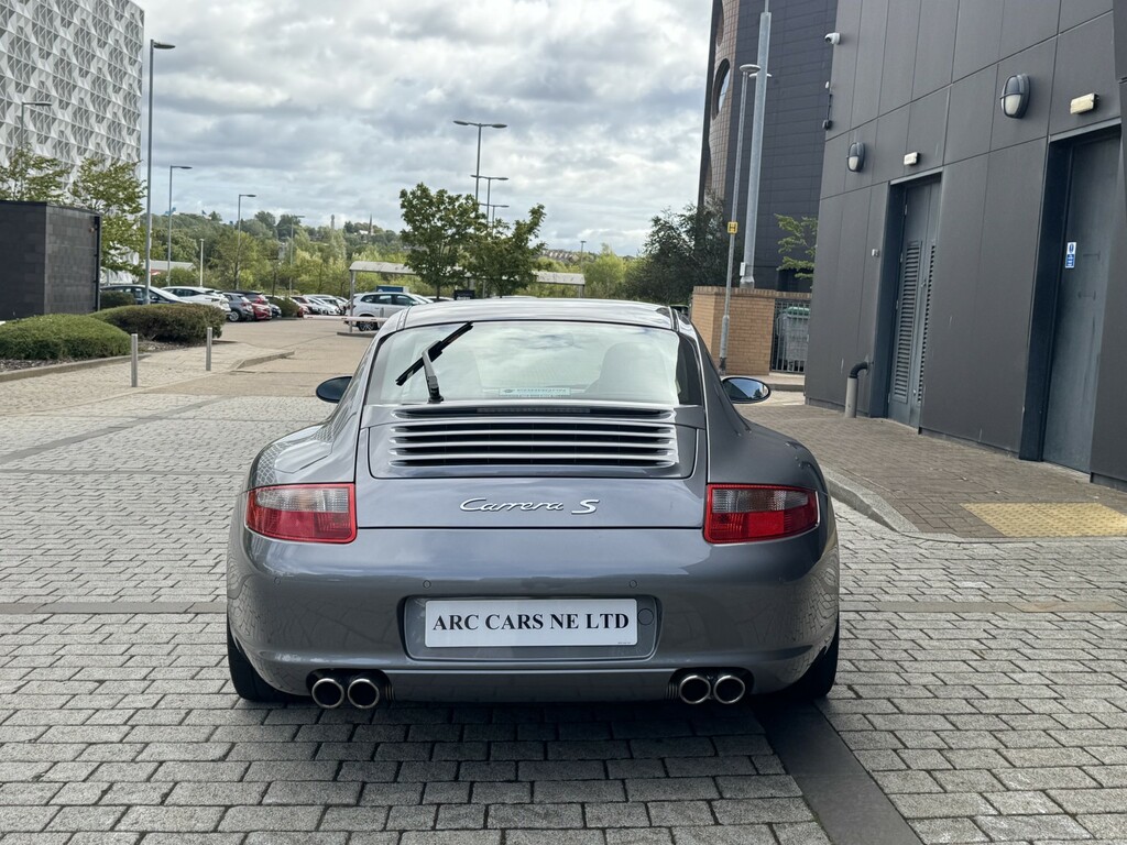Porsche 911 Gt3 Rs Black #18