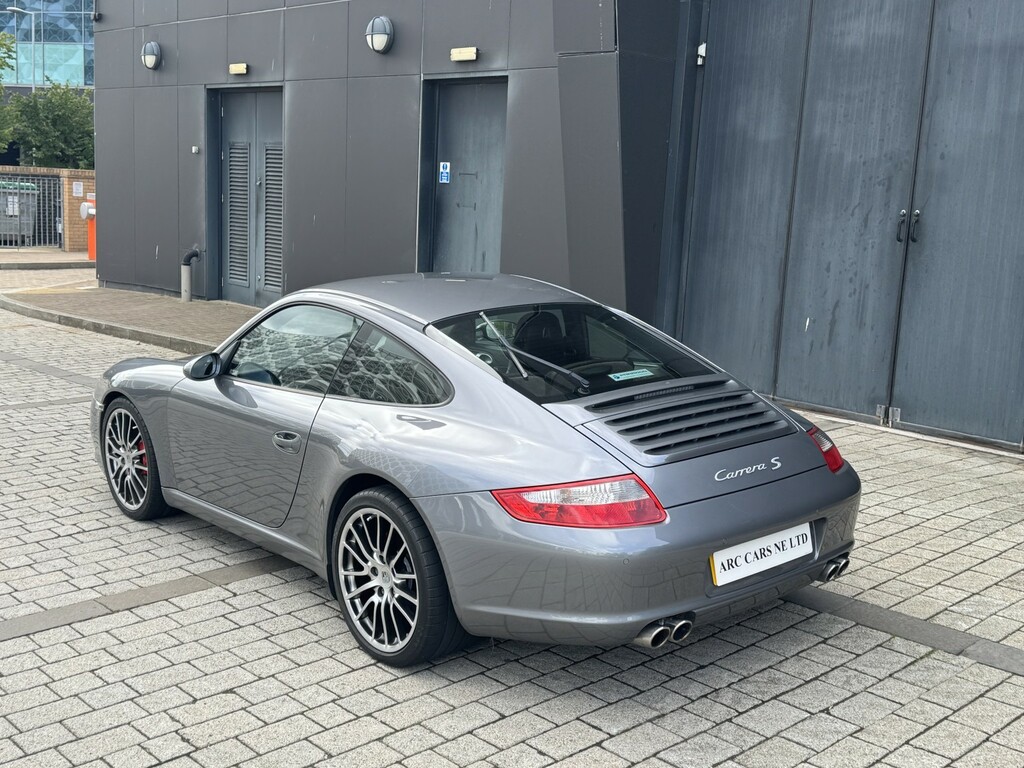 Porsche 911 Gt3 Rs Black #17