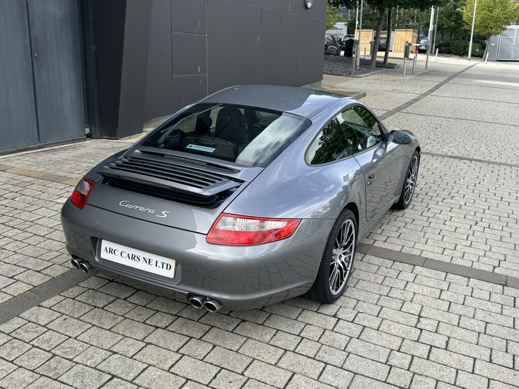 Porsche 911 Gt3 Rs Black #27