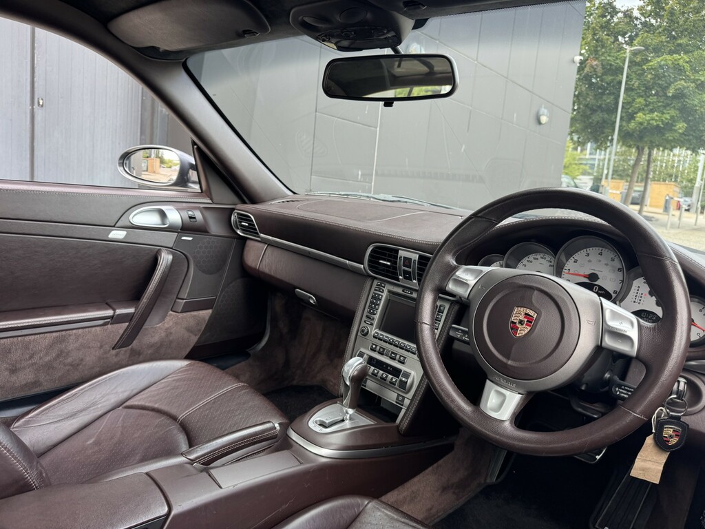 Porsche 911 Gt3 Rs Black #42