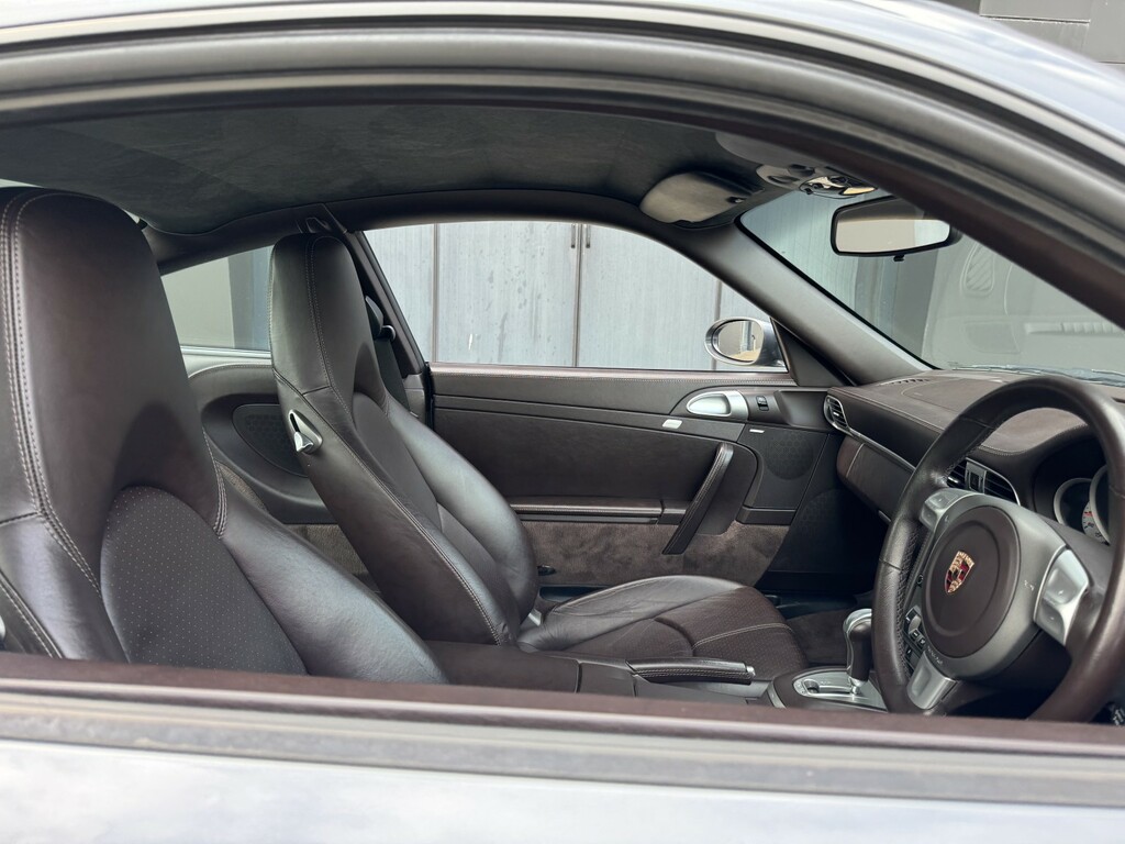 Porsche 911 Gt3 Rs Black #41