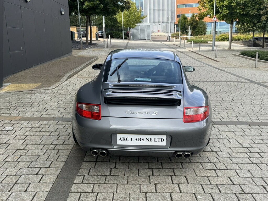 Porsche 911 Gt3 Rs Black #24