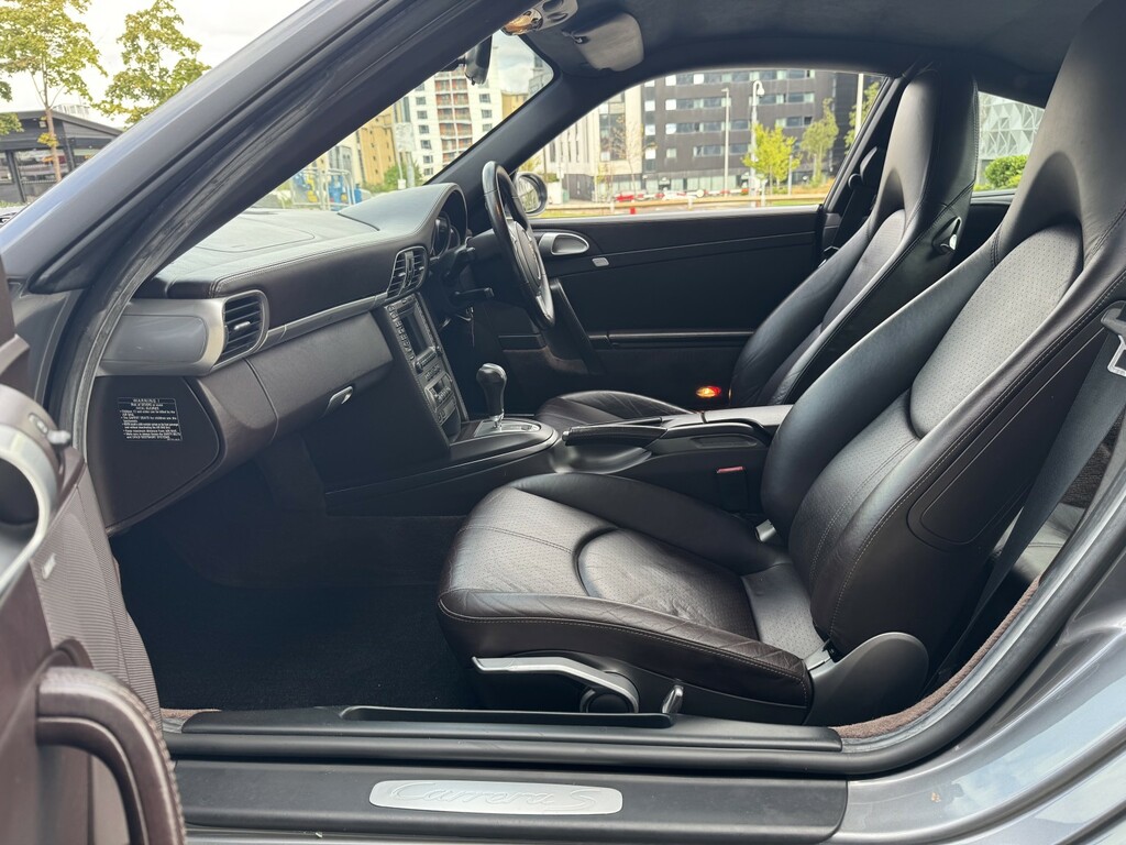 Porsche 911 Gt3 Rs Black #48