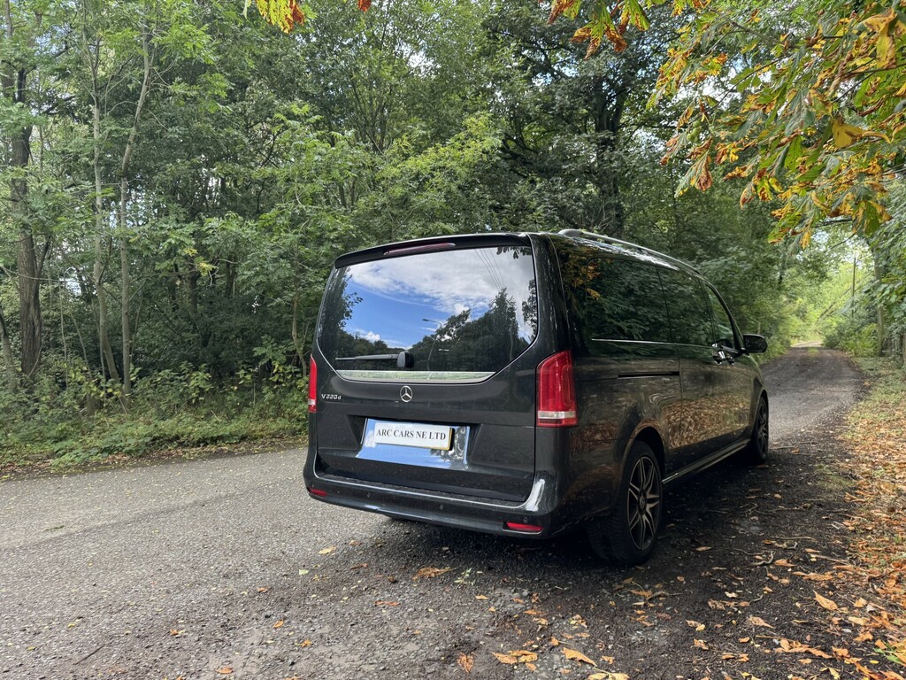 Mercedes-Benz V Class V 300 Amg Line D Black #7