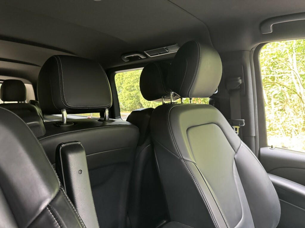 Mercedes-Benz V Class V 300 Amg Line D Black #38