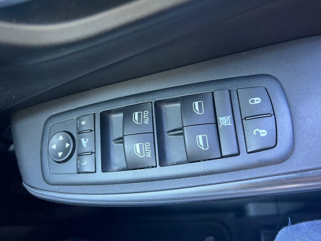 Jeep Cherokee Diesel White #25