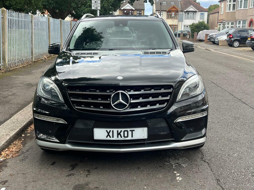 Mercedes-Benz M Class Amg Black #2