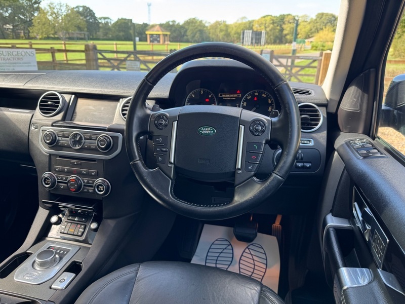 Land Rover Discovery Sdv6 Hse New Black #3