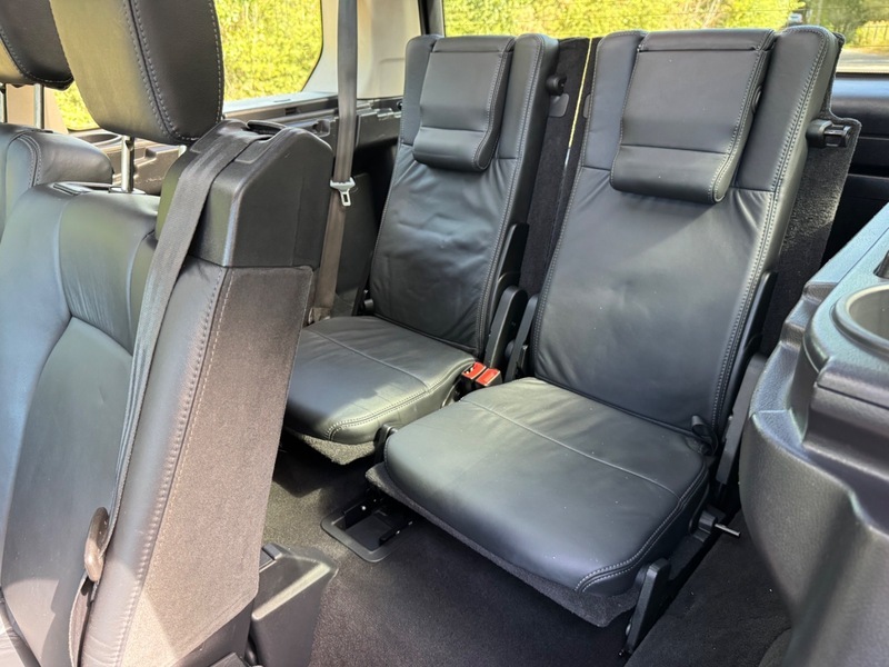 Land Rover Discovery Black #13