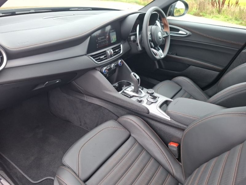 Alfa Romeo Giulia 2.0 Turbo Intensa Black #5