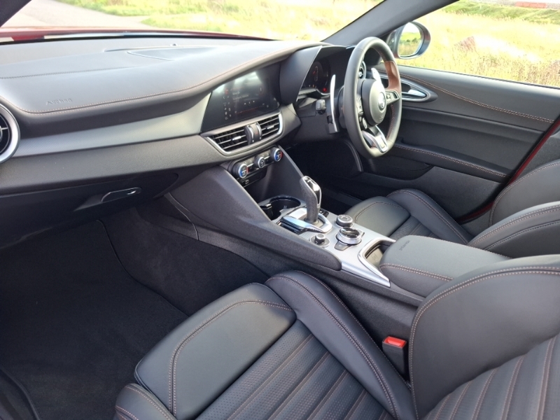 Alfa Romeo Giulia 2.0 Turbo Intensa SR26JUJ Red #5