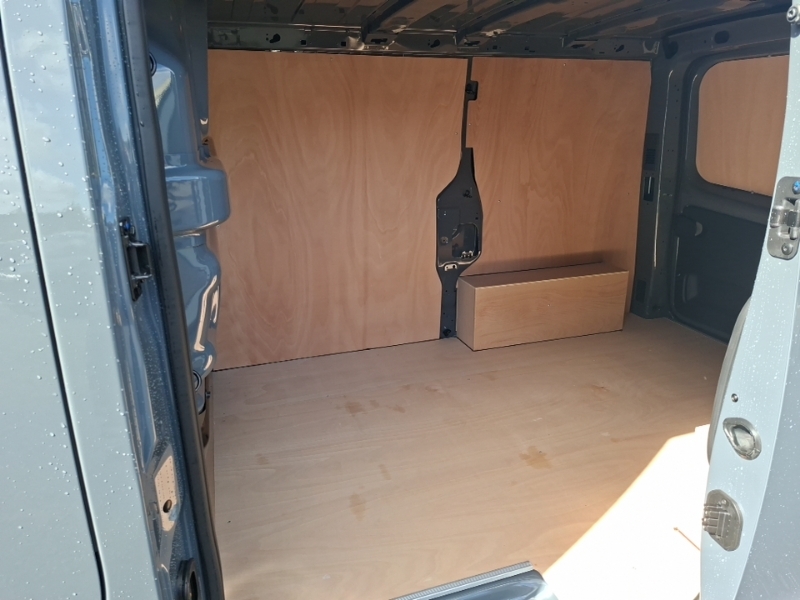 Renault Trafic Sl30 Blue Dci 130 Advance Safety Van White #6