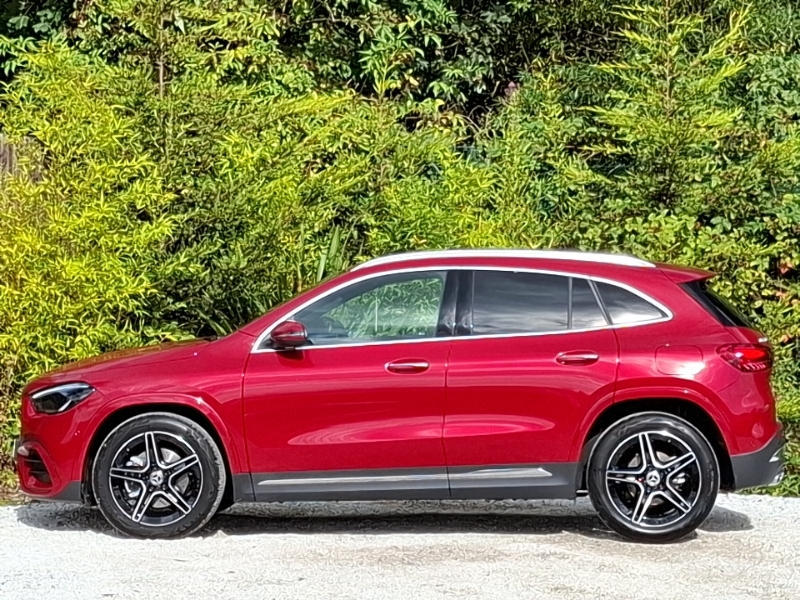 Mercedes-Benz GLA Class Gla 200 Amg Line Executive Red #4