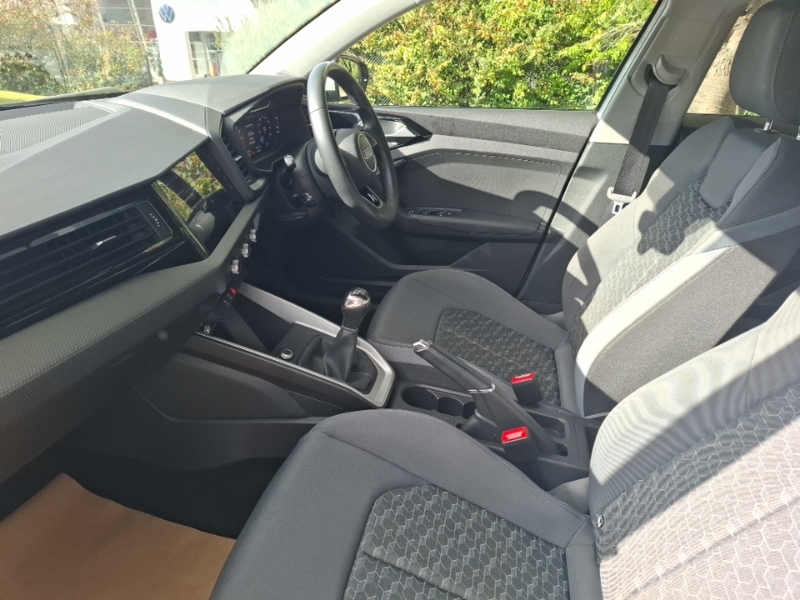 Audi A1 25 Tfsi Sport FH23XFX White #5