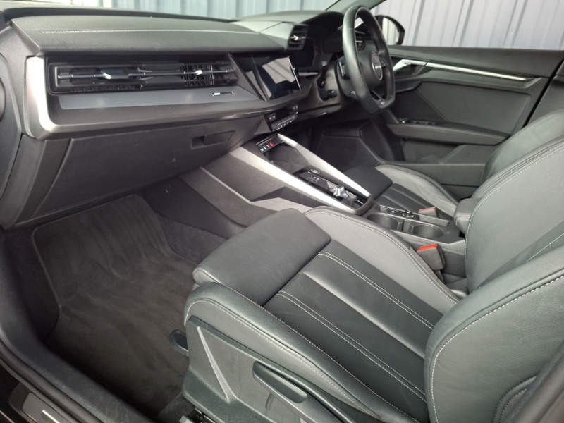 Audi A3 30 Tfsi S Line S Tronic EN23HUH Black #5