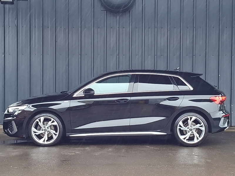 Audi A3 30 Tfsi S Line S Tronic EN23HUH Black #4