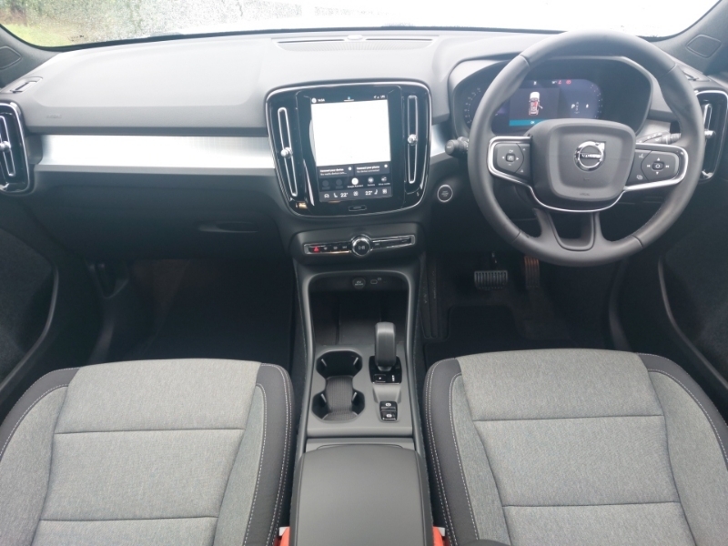Volvo XC40 2.0 B3p Core White #3