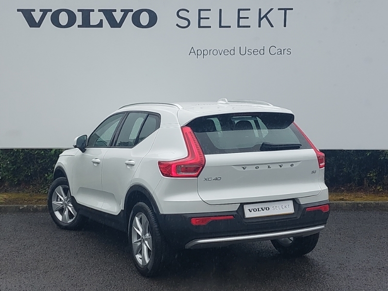 Volvo XC40 2.0 B3p Core White #2