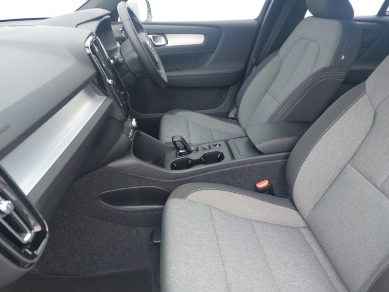 Volvo XC40 2.0 B3p Core White #5
