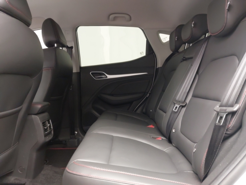 MG ZS 130Kw Trophy Connect Ev 51Kwh Silver #6