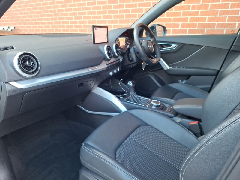 Audi Q2 35 Tfsi Black Edition S Tronic FD21WJG White #5