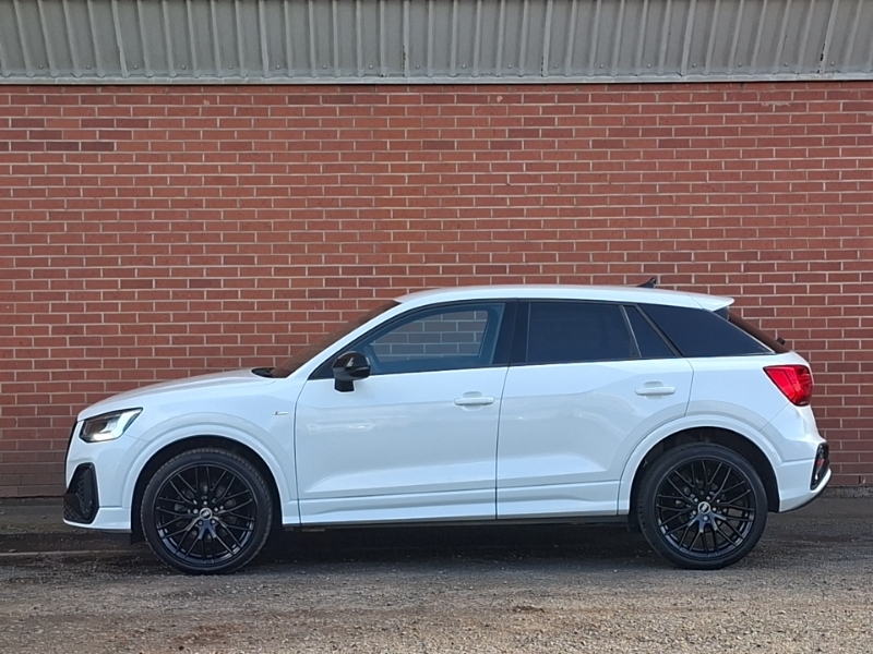 Audi Q2 35 Tfsi Black Edition S Tronic FD21WJG White #4