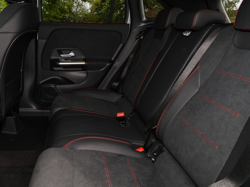 Mercedes-Benz GLA Class Gla 200 Amg Line Executive Silver #6
