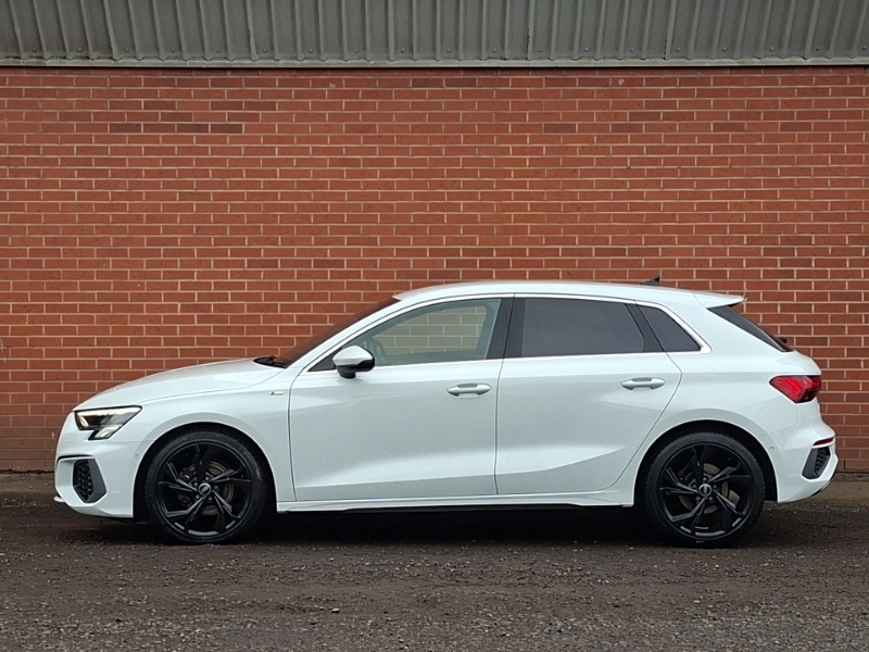 Audi A3 30 Tfsi S Line S Tronic BW23HNV White #4