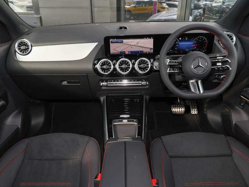 Mercedes-Benz GLA Class Gla 200 Amg Line Executive Black #3