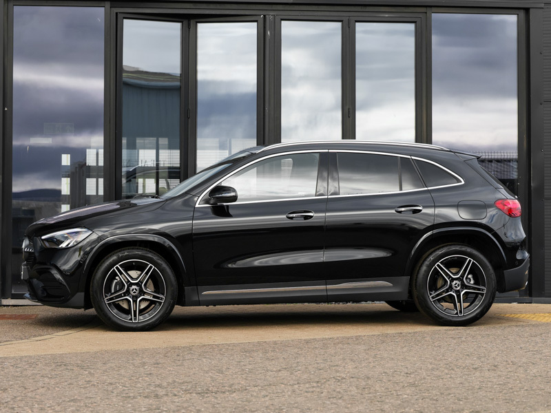 Mercedes-Benz GLA Class Gla 200 Amg Line Executive Black #4