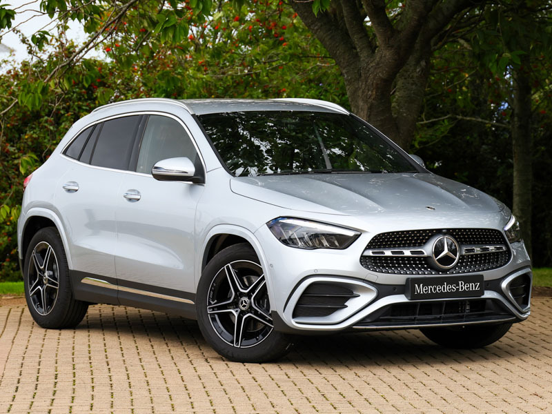 Mercedes-Benz GLA Class Gla 200 Amg Line Executive Silver