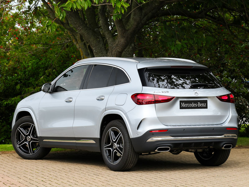 Mercedes-Benz GLA Class Gla 200 Amg Line Executive Silver #2