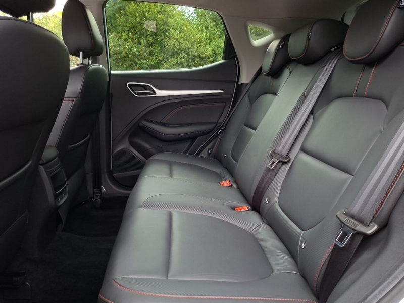 MG ZS 1.0T Gdi Exclusive LE23UKK White #6