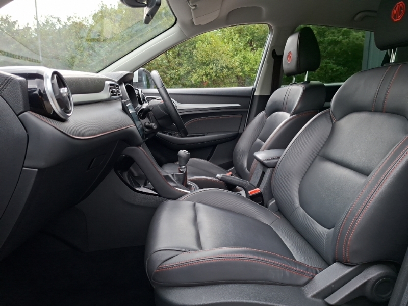 MG ZS 1.0T Gdi Exclusive LE23UKK White #5