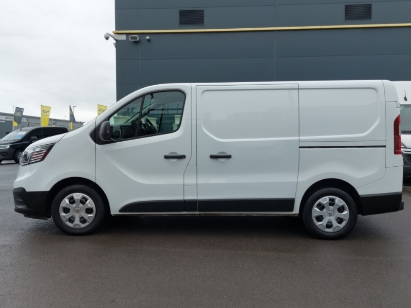 Renault Trafic Sl30 Blue Dci 130 Advance Van SB24MBU White #4