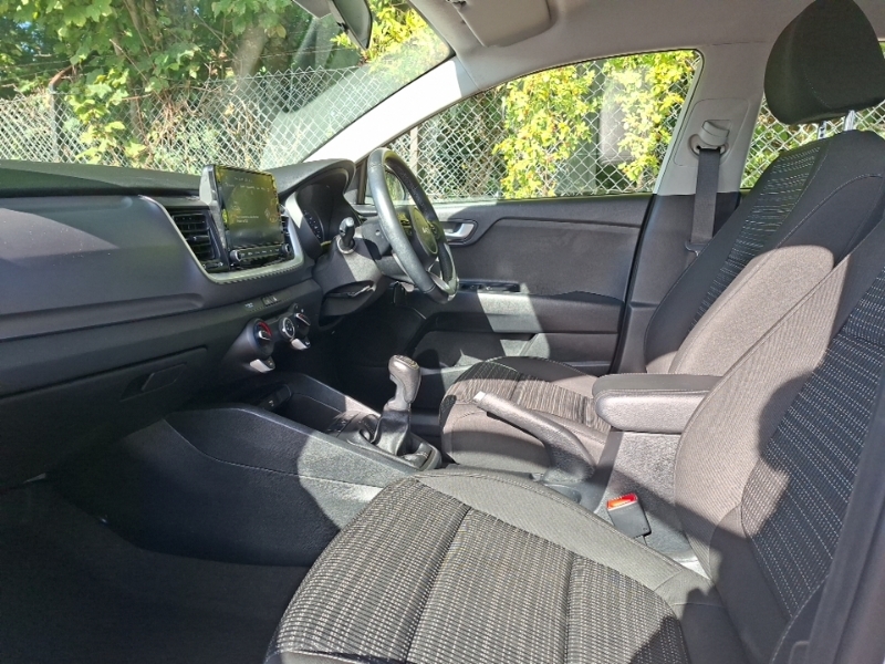 Kia Stonic 1.0T Gdi 99 2 SB23BWZ White #5