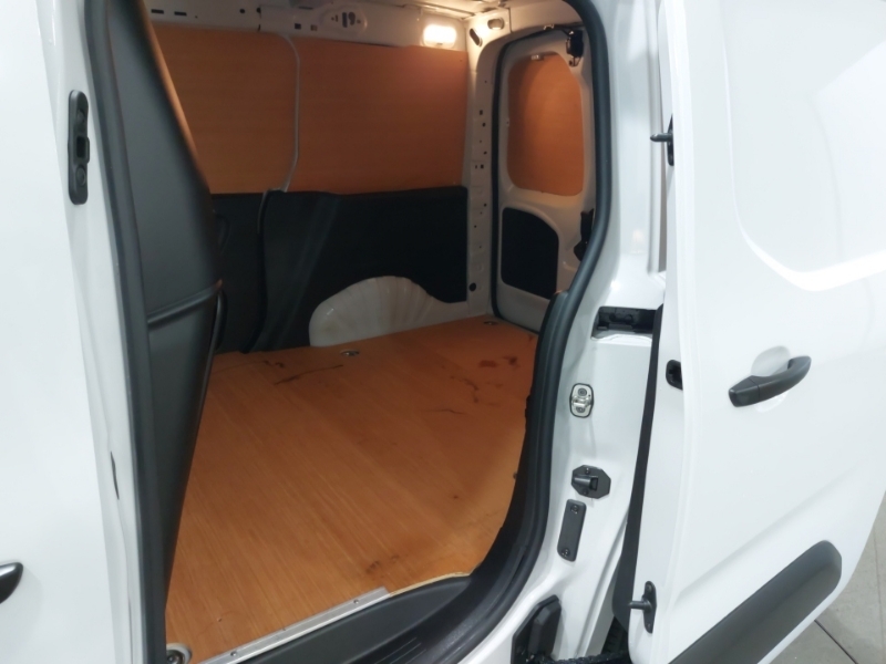 Peugeot E-Partner 800 100Kw 50Kwh Professional Premium Van White #6