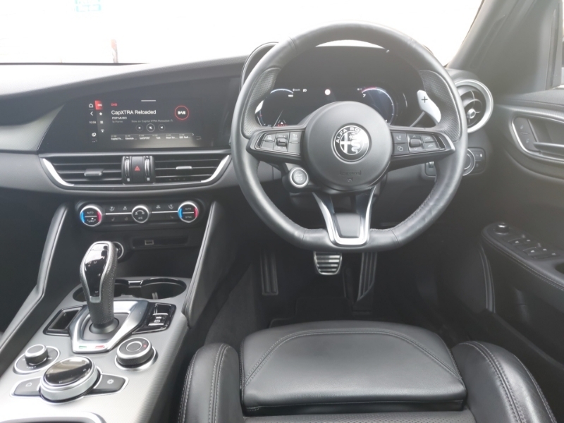 Alfa Romeo Giulia 2.0 Turbo Intensa Black #8