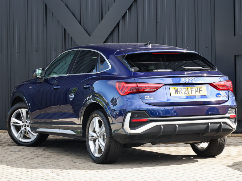 Audi Q3 35 Tfsi S Line S Tronic WR21FMF Blue #2