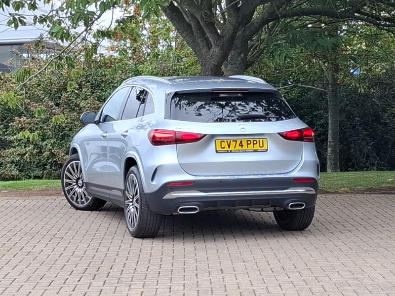 Mercedes-Benz GLA Class Gla 200 Amg Line Premium Silver #2