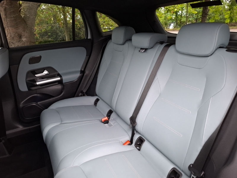 Mercedes-Benz GLA Class Gla 200 Amg Line Premium Silver #6