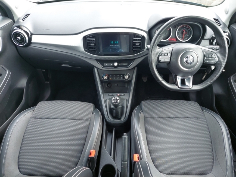 MG MG3 1.5 Vti-tech Exclusive Navigation Black #3