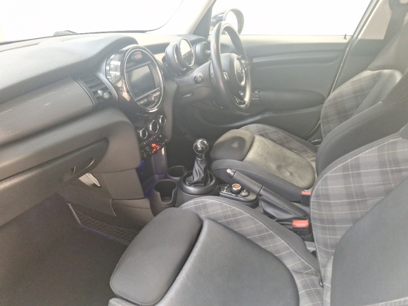 Mini Hatch 1.5 Cooper II White #5