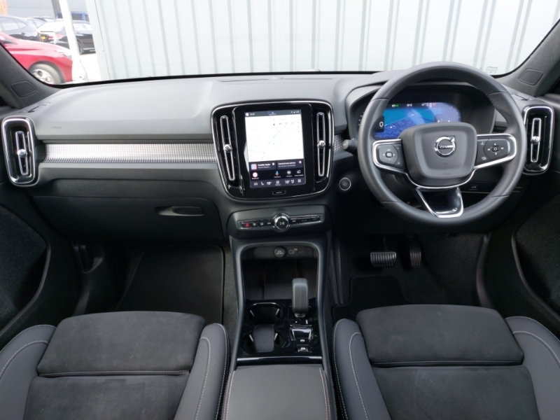 Volvo XC40 2.0 B4p Plus Dark FL25ODP Green #3