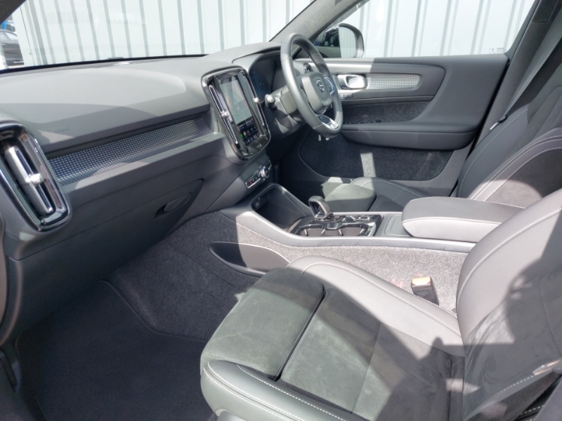 Volvo XC40 2.0 B4p Plus Dark FL25ODP Green #5
