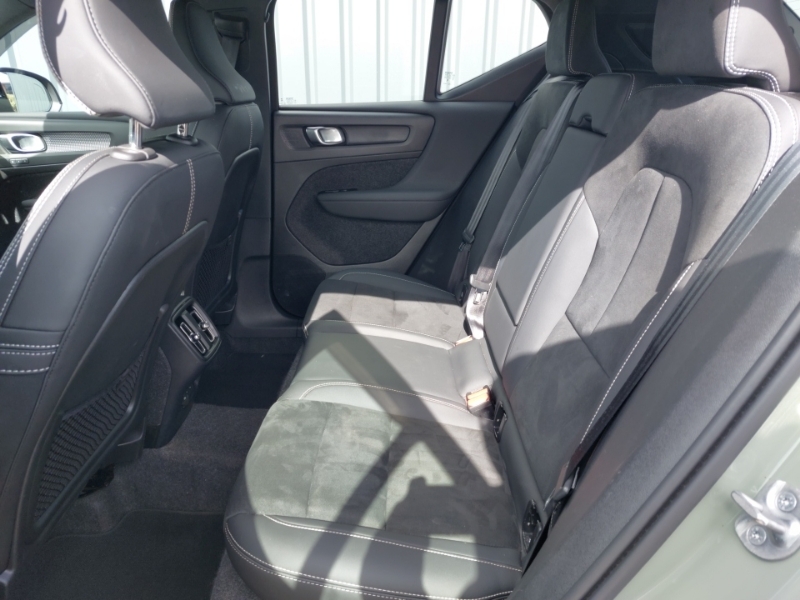 Volvo XC40 2.0 B4p Plus Dark FL25ODP Green #6