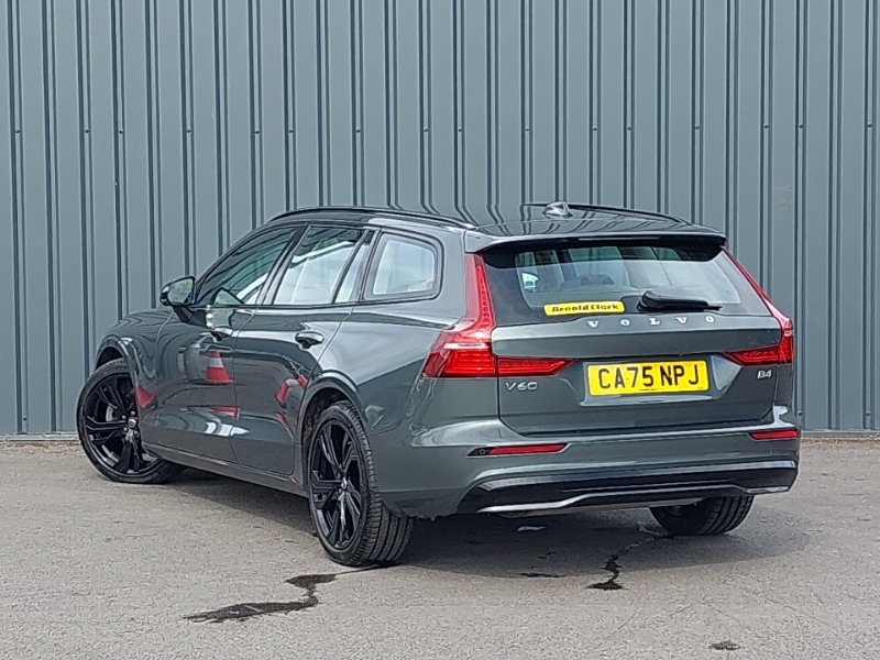 Volvo V60 2.0 B4p Plus Dark 7 Speed Green #2