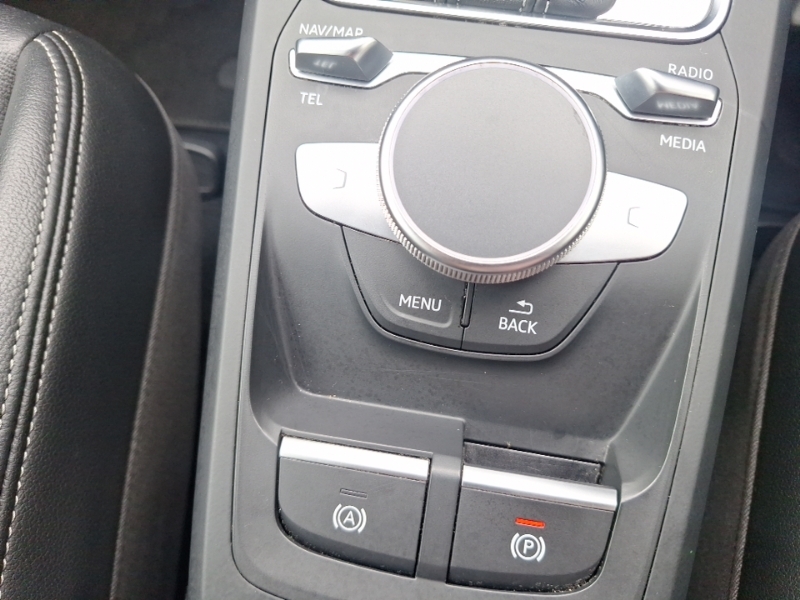Audi Q2 30 Tfsi Technik  #9