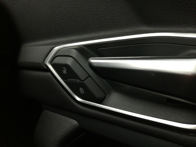 Audi Q8 e tron Black Edition Blue #16